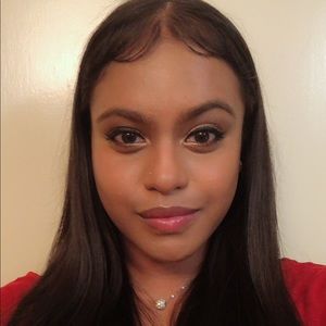 Meet your Posher, Ateka